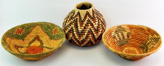 Lot o f 3 : Navajo Coiled Multi-color Baskets