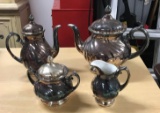 Group of 4 : Vintage Tea Pots and more