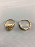 Group of 2 gold rings and 1 coin