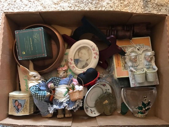 Box lot of miscellaneous items