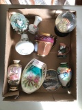 Group of miscellaneous porcelain glass items