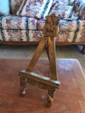 Small gold easel