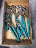 Channel lock pliers