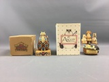 Group of 2 cat figurine and music box