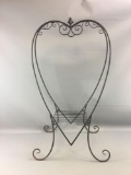 Metal Heart Shaped Plant Stand