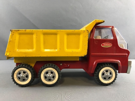 Vintage Metal Tonka toy dump truck