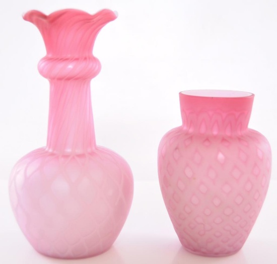 Group of 2 : Pink Mother of Pearl Satin Glass Diamond Pattern Vases