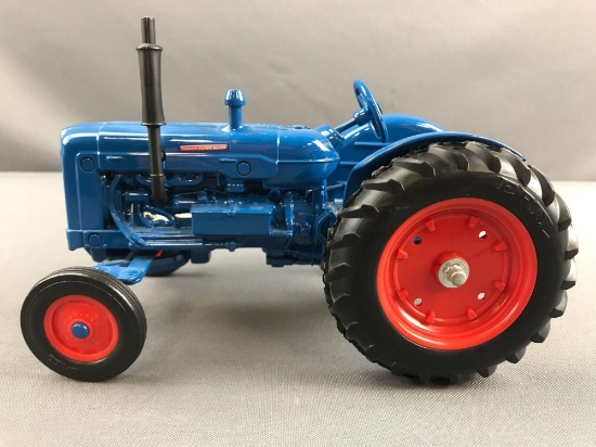 ERTL Fordson Super Major die cast Tractor