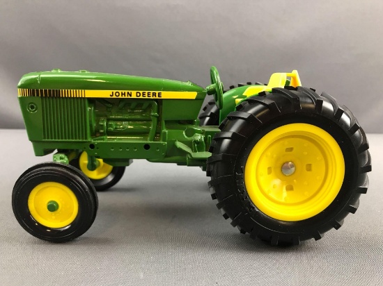 ERTL John Deere die cast Tractor