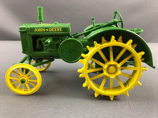 ERTL John Deere GP std tractor