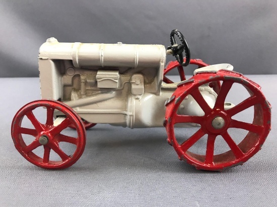 Fordson die cast tractor