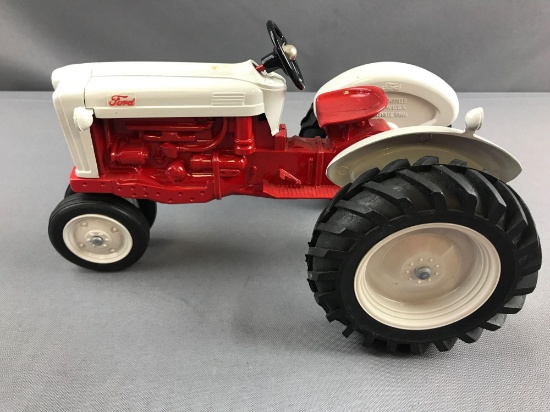 Country Classics Scale Models Ford 900 Die Scale Tractor