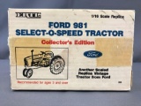 ERTL die cast Ford 981 Select O Speed Tractor in original box