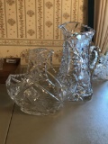 Group of 2 crystal glass pieces