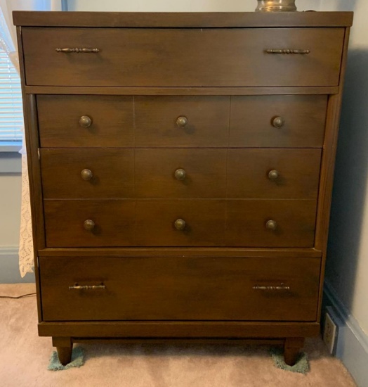 Vintage five drawer dresser