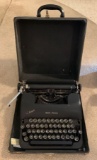 Vintage smith corona clipper Typewriter with case