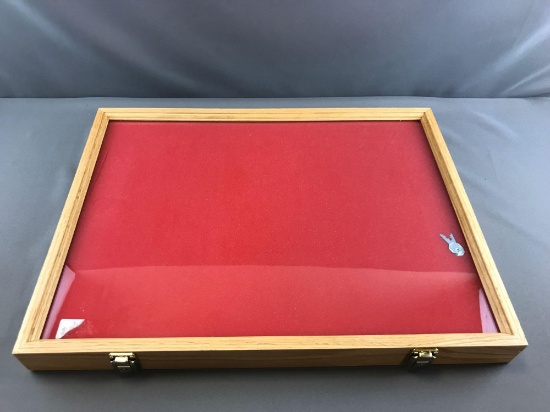 Locking wooden countertop display case