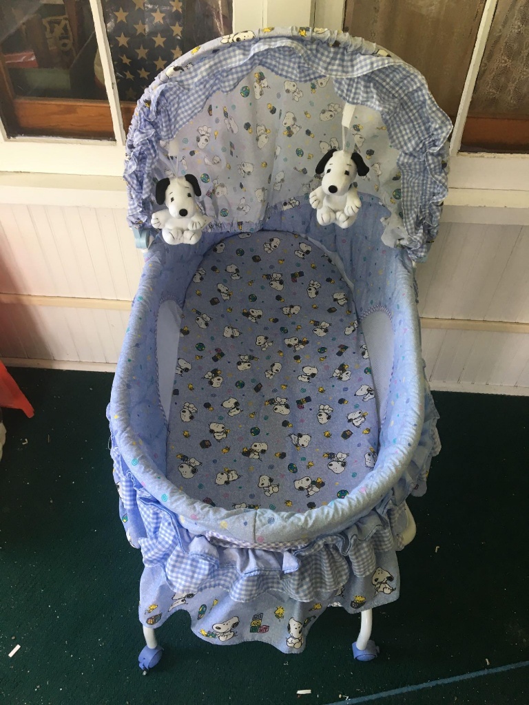 snoopy bassinet