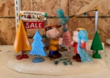 Department 56 Peanuts tree lot porcelain figurine