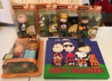 Group of 5 Halloween Peanuts figures in original packaging, 2 wall decor