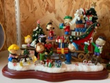 The Danbury mint peanuts Christmas sleigh statue