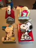 Group of 4 Vintage Peanuts radios