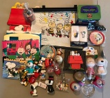 Large group of Peanuts items