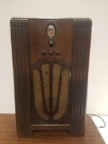 Vintage Philco Model 610 Radio.