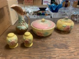 Group of five miscellaneous pottery items