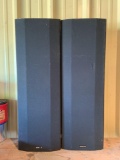 Pair of fisher stereo speakers