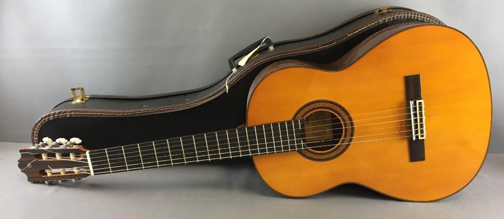 Yamaha G-231 II Acoustic Guitar with Hard Carrying Case | Art, Antiques &  Collectibles Collectibles Musical Instruments Guitars & Basses Acoustic  Guitars | Online Auctions | Proxibid