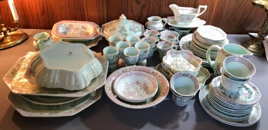 Large group of vintage Calyx Ware Singapore bird dishes