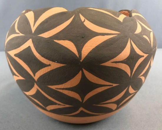 Native American Scalloped Edge Pot