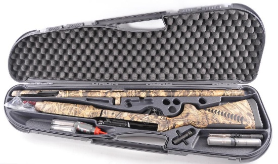 Benelli Super Black Eagle II 12 GA Semi Auto Shotgun with Case