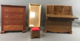 Group of 5 pieces doll size furniture