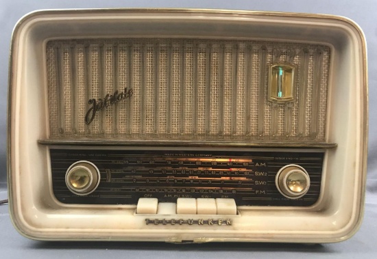 Vintage Telefunken Jubilate 5161W tube radio