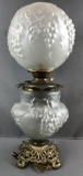 Antique Gone With the Wind lamp