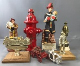 Group of 8 figurines/bottles