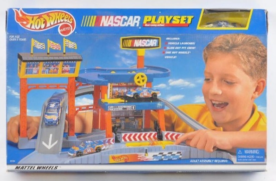 Hot Wheels NASCAR Playset in Original Box