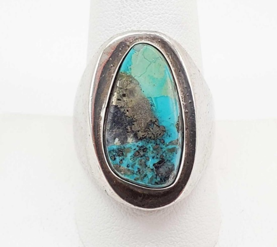 Native American Crafted Bezel Set Silver and Turquoise Ring