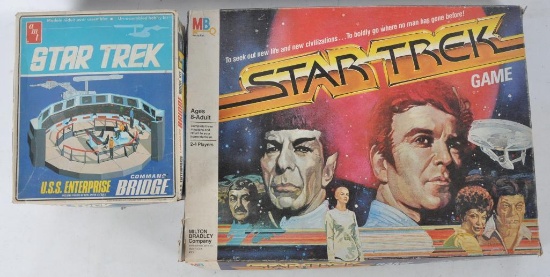 Group of 2 Star Trek Items