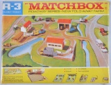 Matchbox R-3 Roadway Series New Fold Away Farm