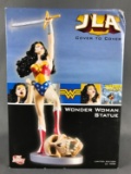 JLA Wonder Woman Statue