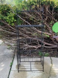 Outdoor Wire Garden Shelf