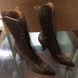 Antique Women's Lace up Shoes