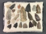 Group of 25 : Native American Indian Artifacts-Arrowheads