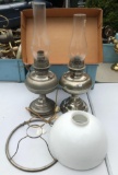 Lot of 4 Pieces : Vintage Lamps and Shades