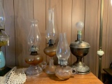 Group of 4 : Antique Oil Lamps