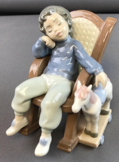 Lladro All Tuckered Out figurine in original box