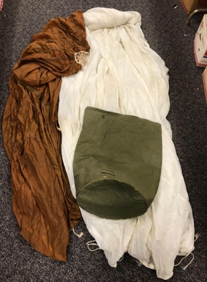 Lot of 2 : Vintage (1958) Parachutes + Carrying Bag